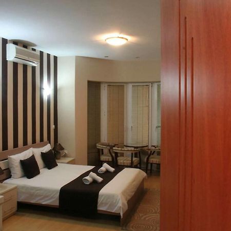 Gala-Garden Hotell Bitola Exteriör bild