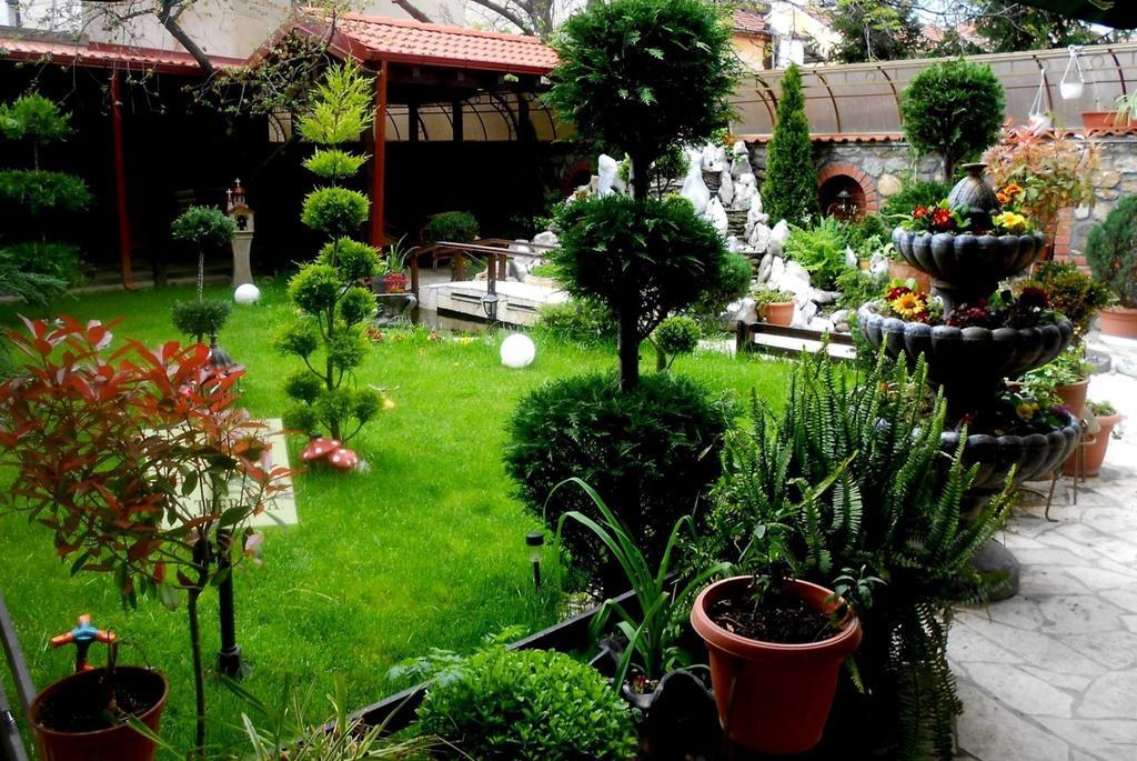 Gala-Garden Hotell Bitola Exteriör bild