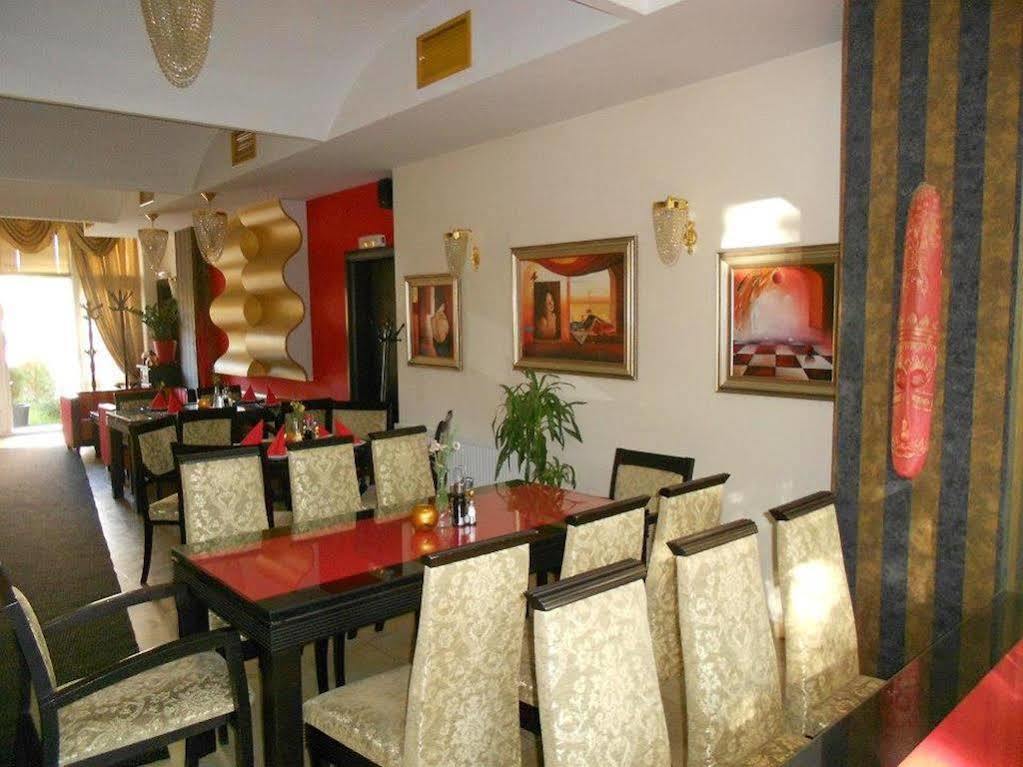 Gala-Garden Hotell Bitola Exteriör bild