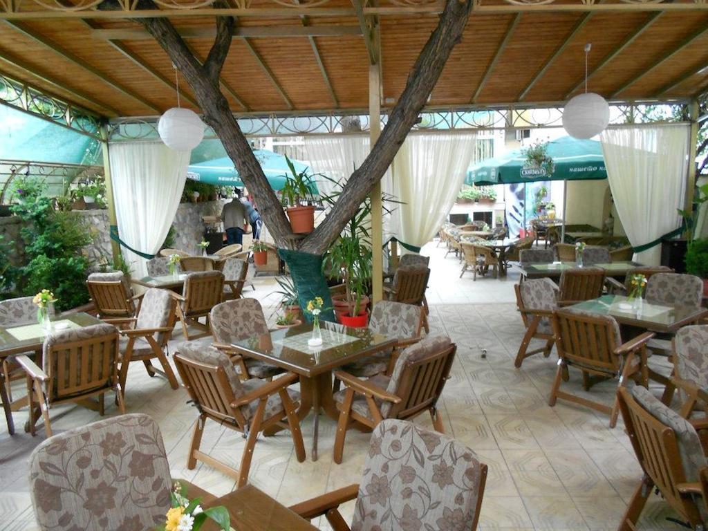 Gala-Garden Hotell Bitola Exteriör bild