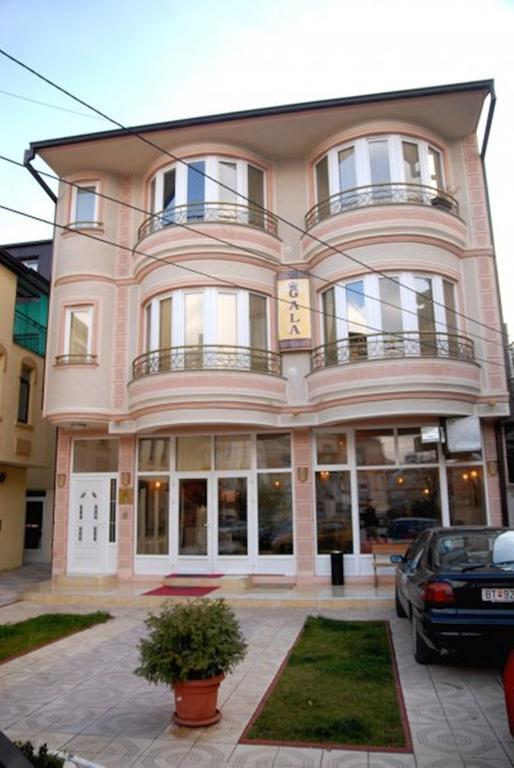 Gala-Garden Hotell Bitola Exteriör bild
